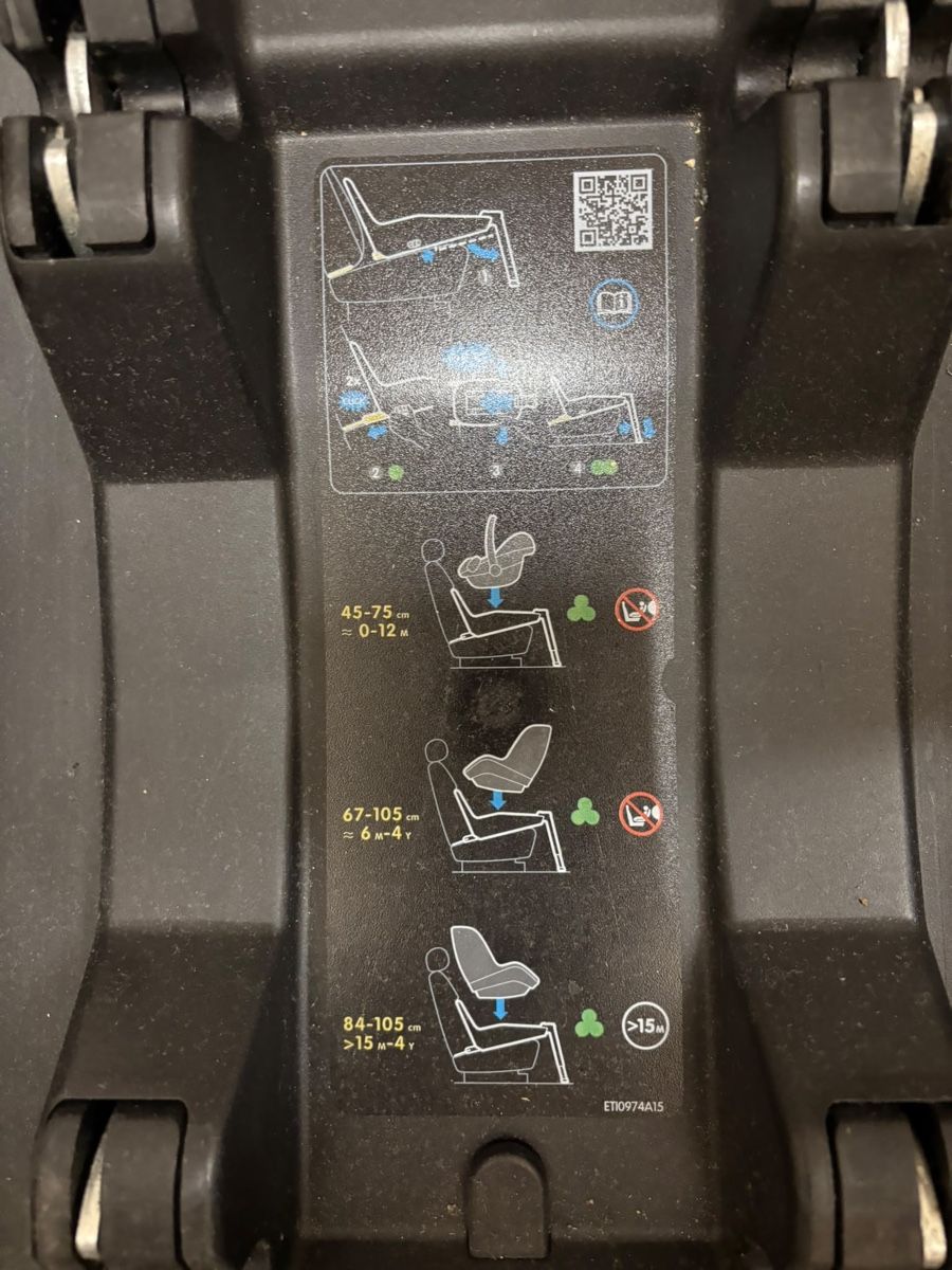 Maxi-Cosi Sièges auto: Maxi-Cosi Pebble Plus mit 2wayFix Basis i-Size 0-12kg – D'occasion à Zürich par mel_7md9 1