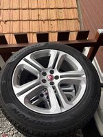 Jantes Jaguar F-Pace avec pneus dhiver à vendre.