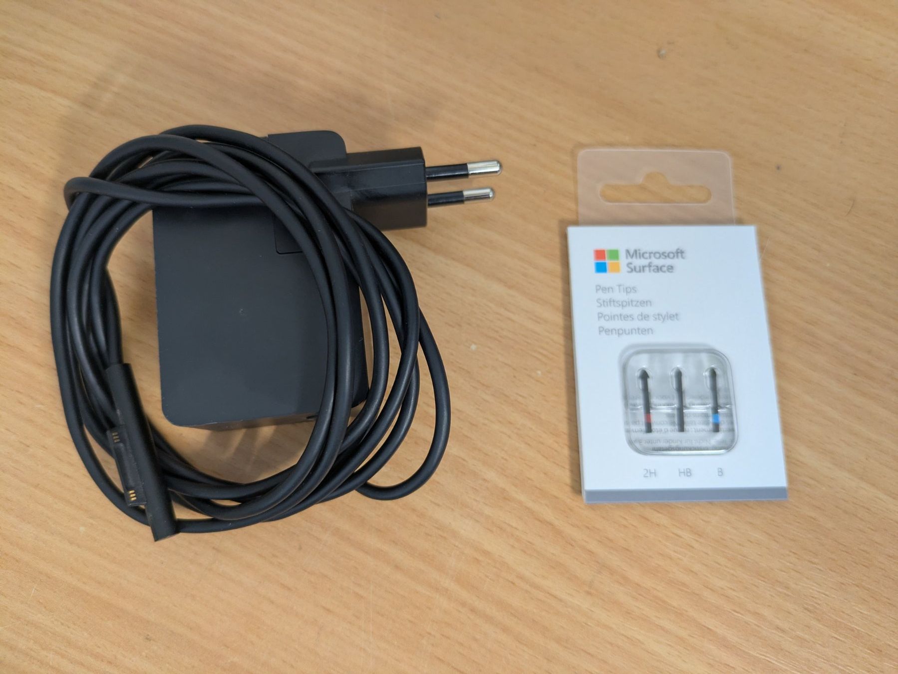 Microsoft Notebook: Microsoft Surface Go / W10 / 8GB RAM / Zubehör – Usato da Sachseln venduto da Grogettli 3