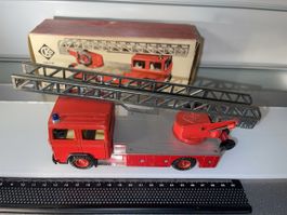 Ko Mercedes Drehleiter Signal Feuerwehr mit Box