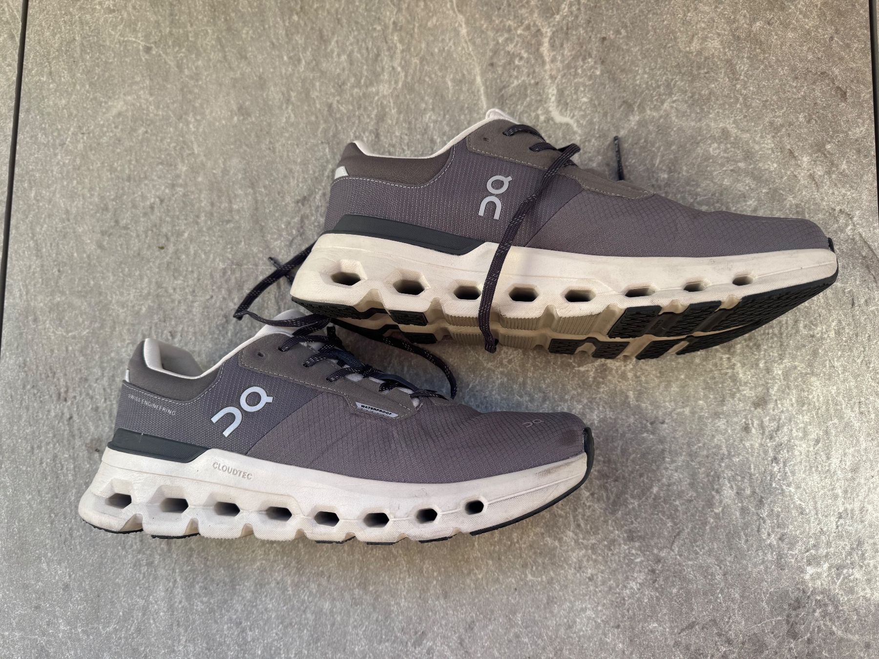 On Chaussures hommes: ON Laufschuhe Cloudrunner 2 Waterproof Gr 42 (fast wie neu) – D'occasion à Thalwil par ber_26gv 4