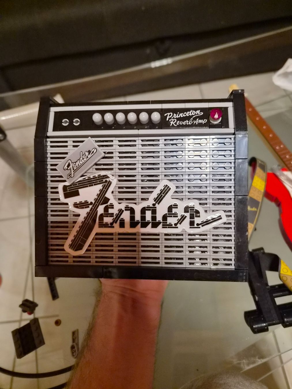 Lego Kit di costruzioni: LEGO Fender Stratocaster 21329 – Usato da Egerkingen venduto da Pascal.FL 2
