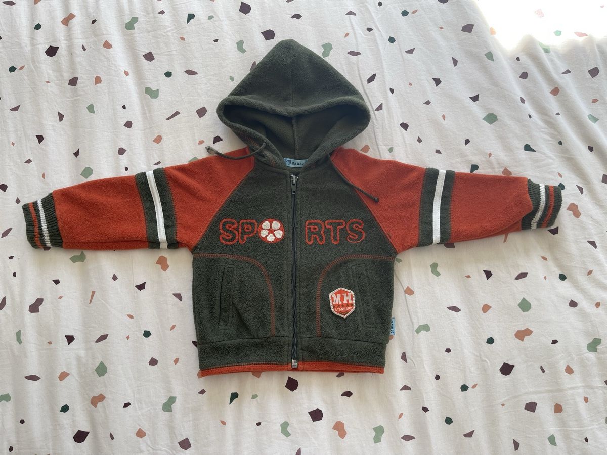 Giacche: Fleecejacke mit Kapuze, Grösse 12M – Usato da Hirzel venduto da carta9