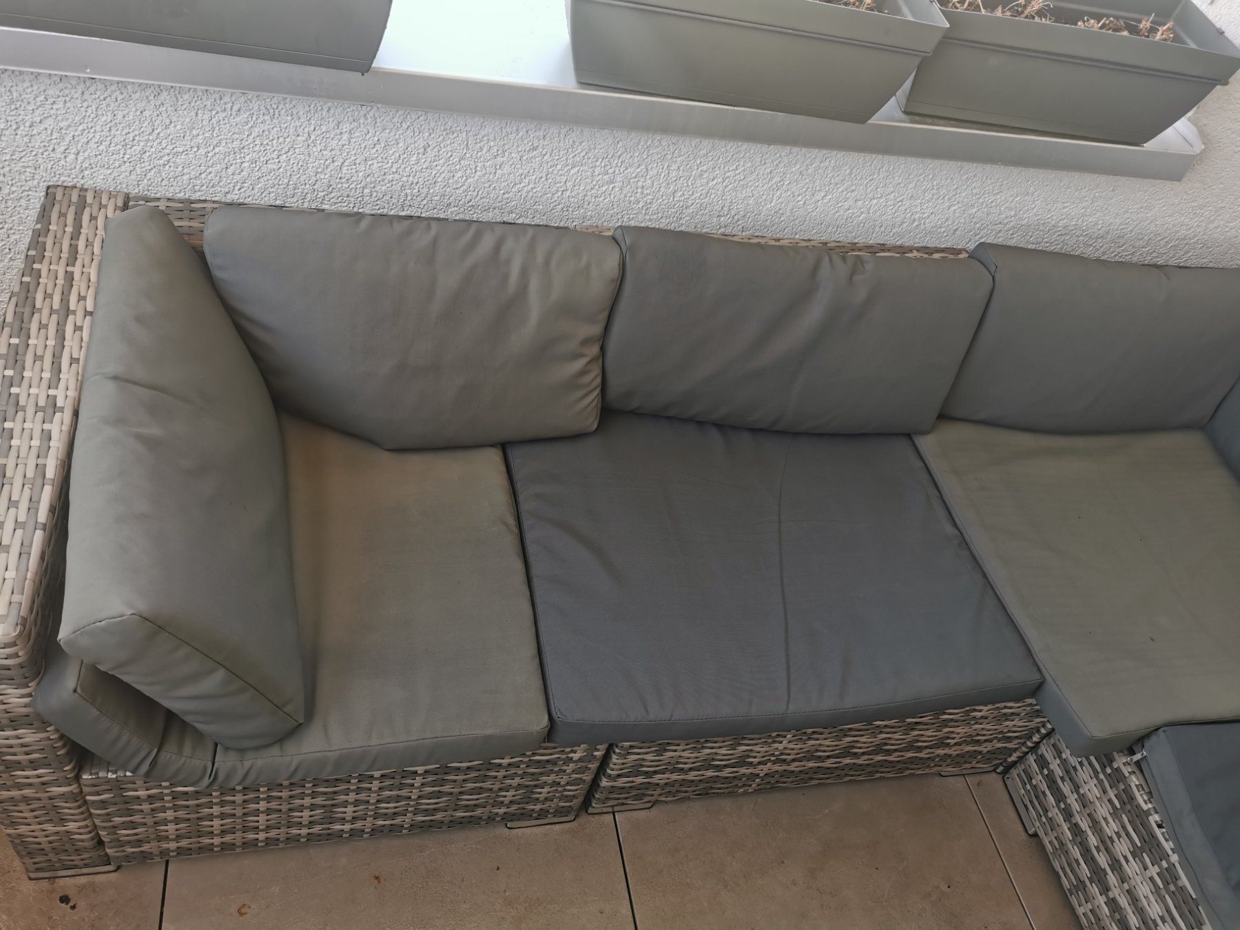 Set di tavolo e panche: Garten Sitzgruppe Polyrattan grau mit Glashaustisch und H... – Usato da Niederglatt ZH venduto da Dario110 3