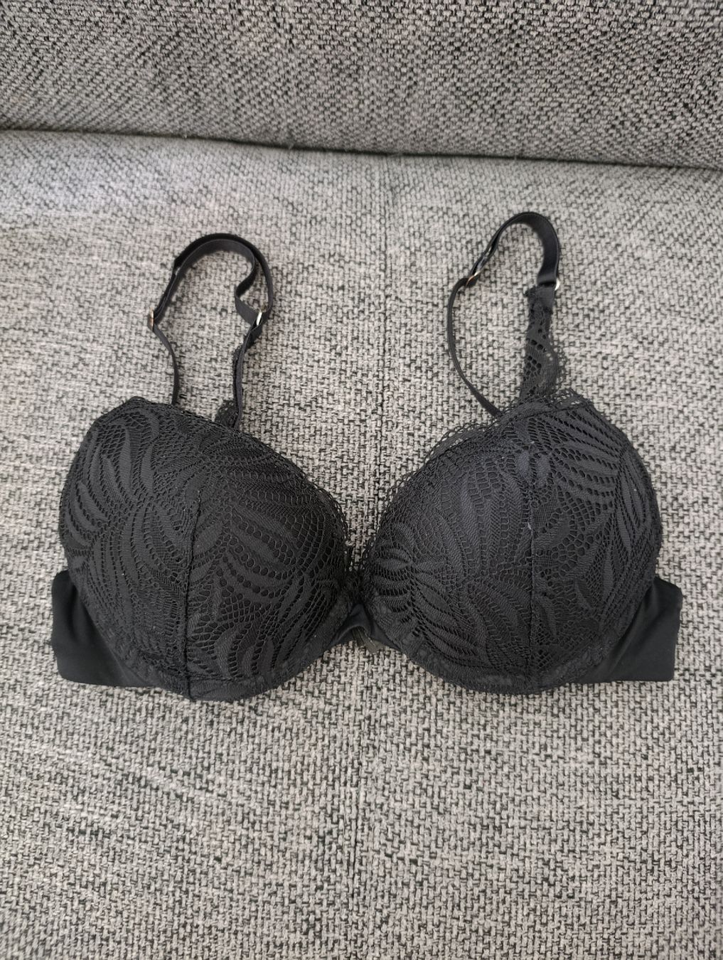 Primark Sonstige Unterwäsche: SOUTIEN GORGE PRIMARK PUSH-UP NOIR 75A – Gebraucht aus Sierre von shirley04