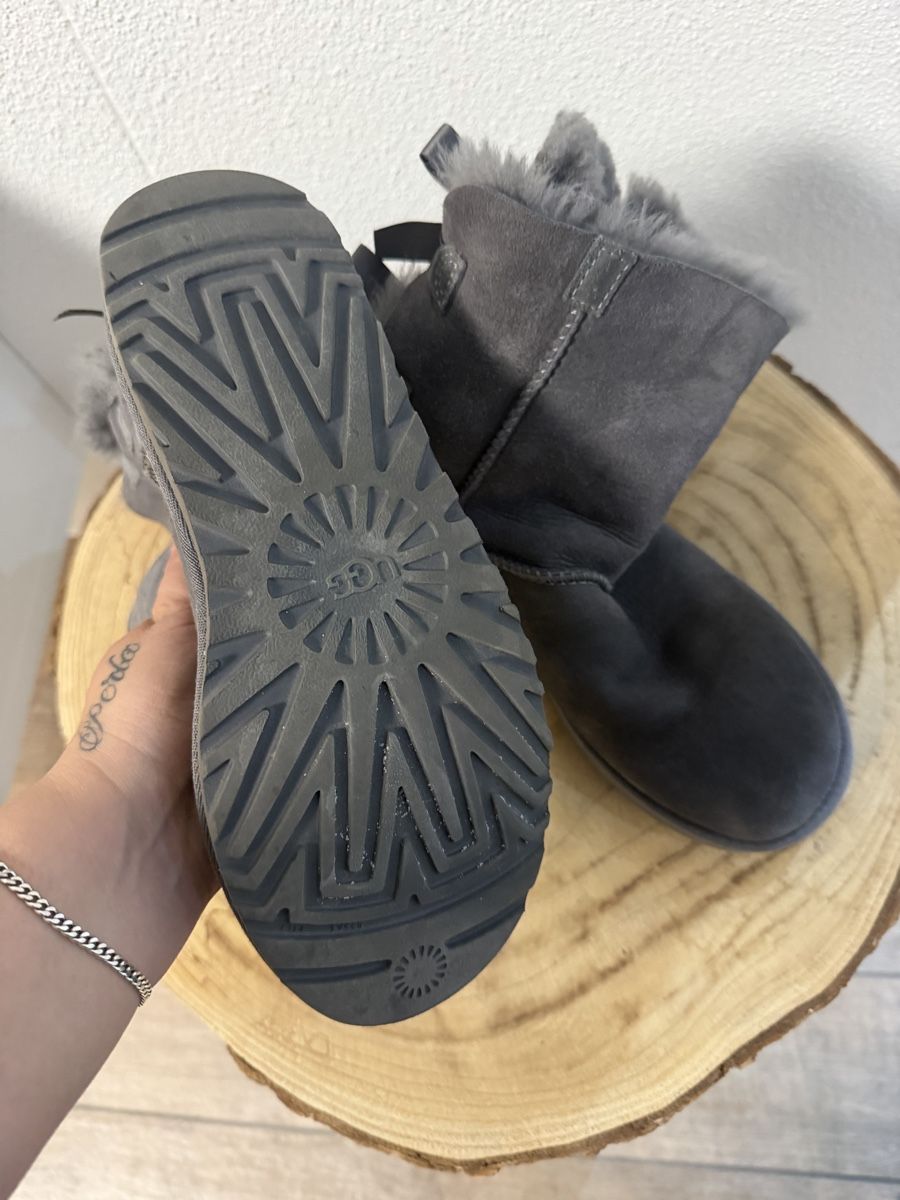 Ugg Scarpe da donna: UGG Boots Grau Gr. 36 – Usato da Hägglingen venduto da Raff_Ella 6