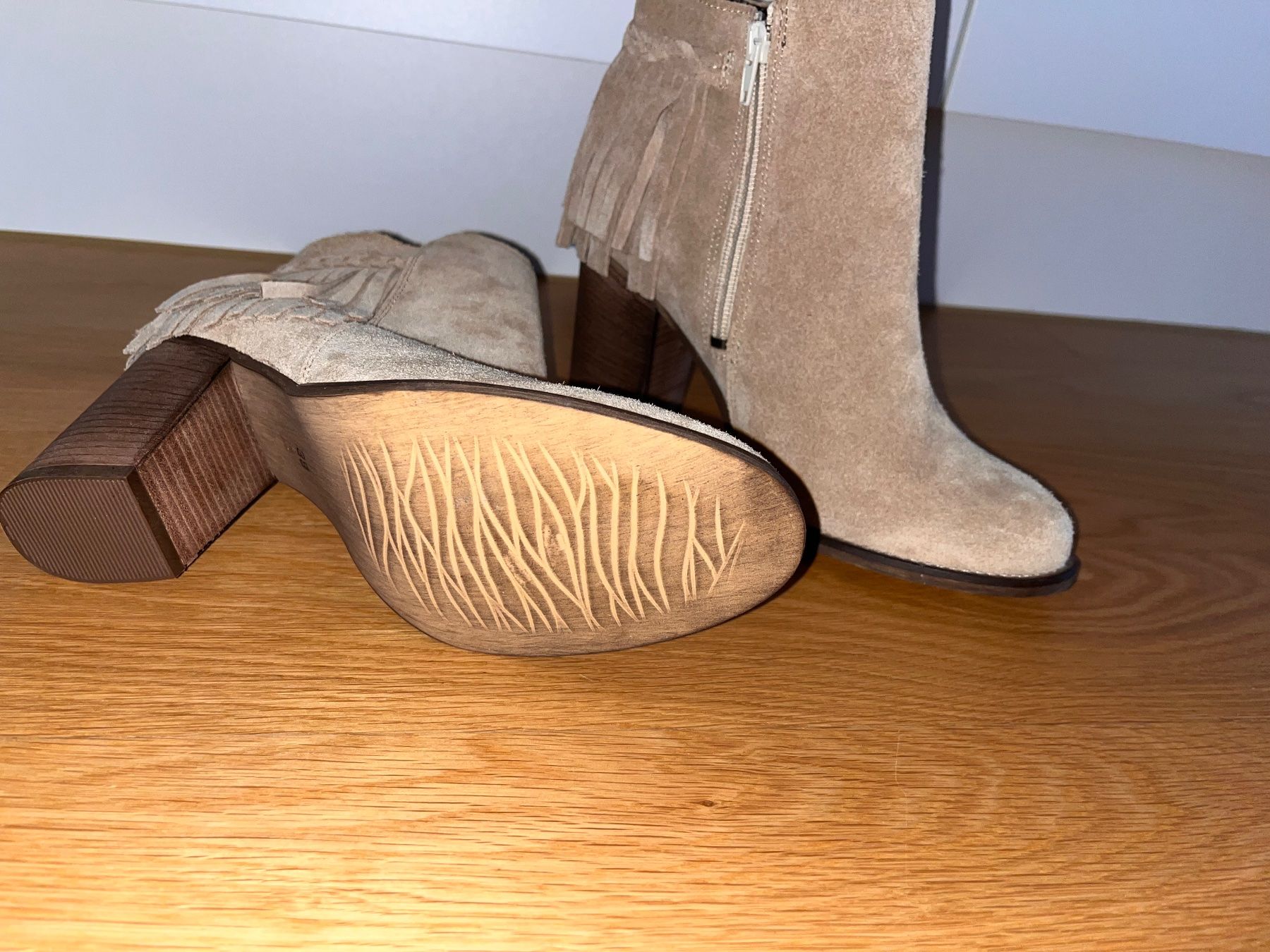 Scarpe da donna: Zign Stiefeletten mit 7cm Absatz – Usato da Luzern venduto da Lulj 2