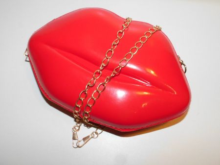 Tasche Clutch Umhänge Kitsch Tasche  doch sicher speziell