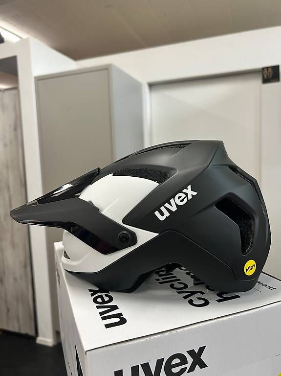 Helme: Velohelm uvex renegade MIPS black-white matt  – Gebraucht aus Sursee von pilatus.sport