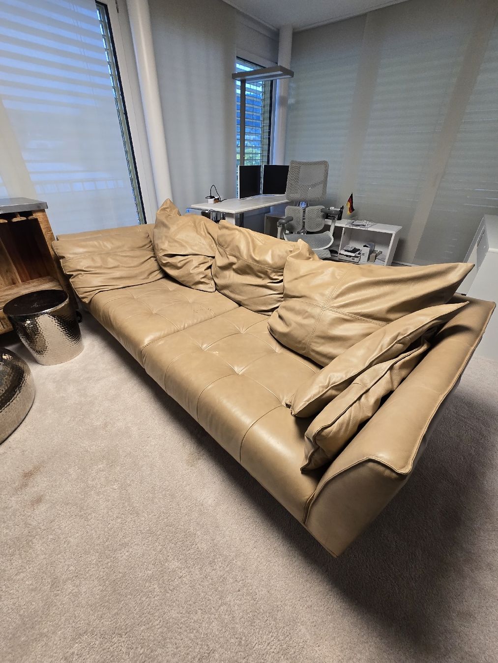 Divani: Ledercouch beige mit Hocker gebraucht – Usato da Stein am Rhein venduto da dom_k28v 1