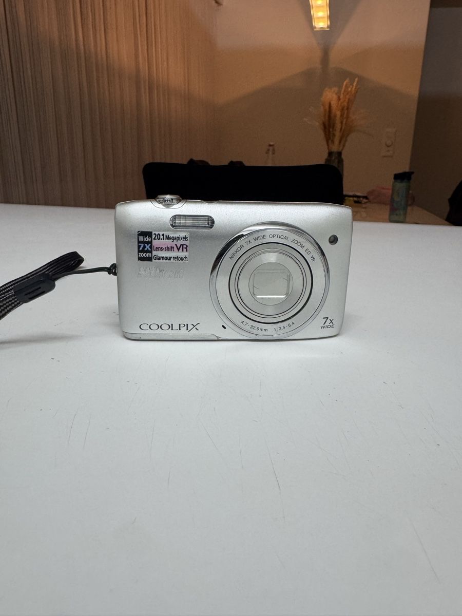 Nikon Fotocamera: Nikon Coolpix S3500 Digitalkamera – Usato da Kloten venduto da dri_p76r
