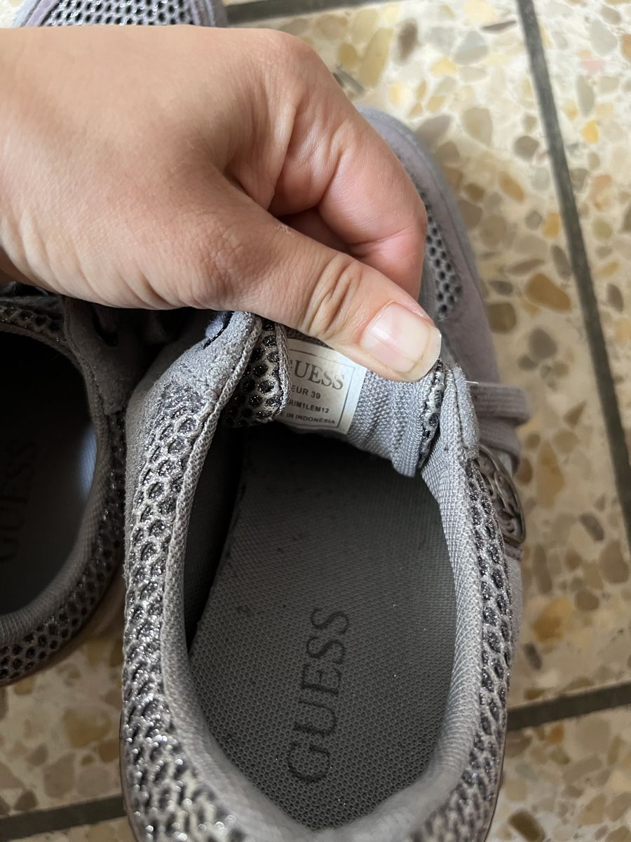 Scarpe da donna: Guess Sneaker Gr. 39, Grau, Glitzer – Usato da Bad Zurzach venduto da Heugumper7 8