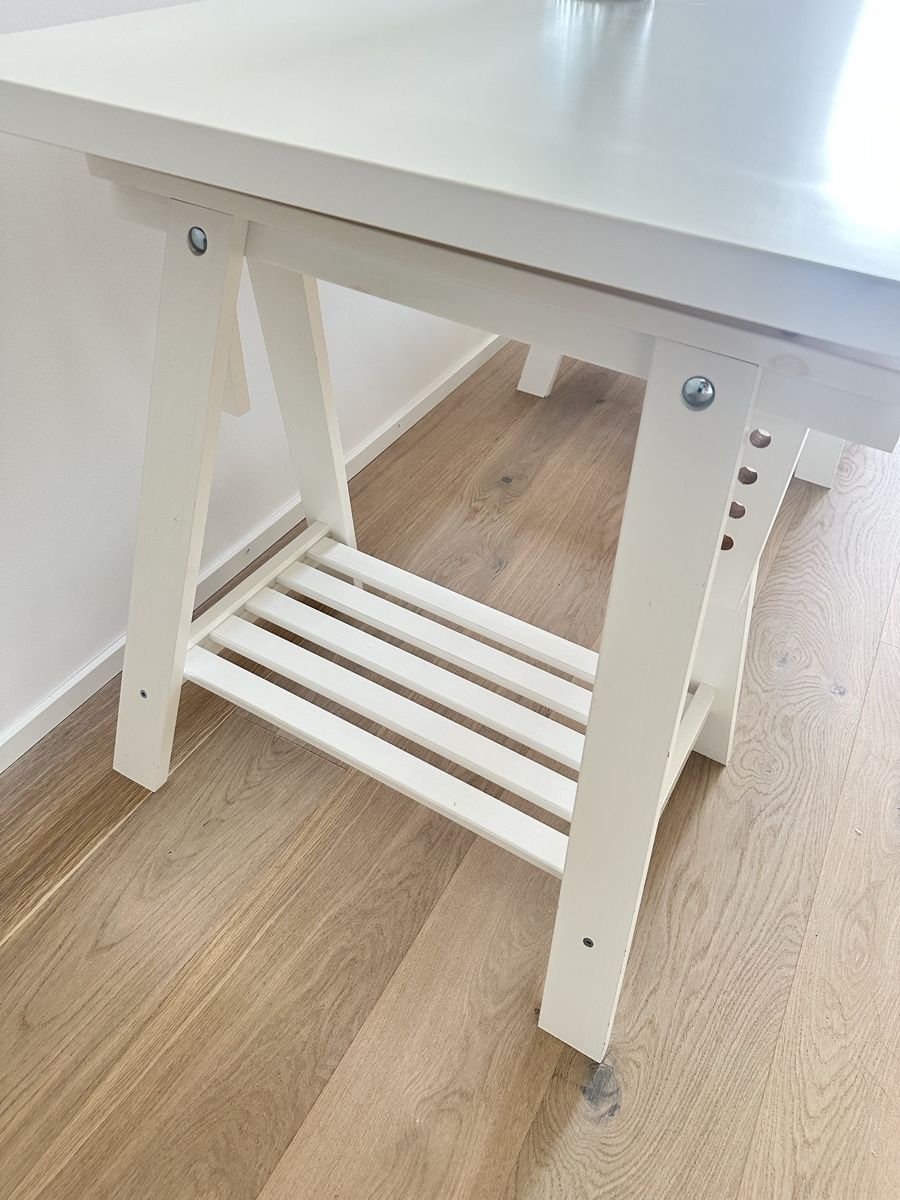 Ikea Bureaux: Schreibtisch – D'occasion à Vitznau par sza_rn99 2