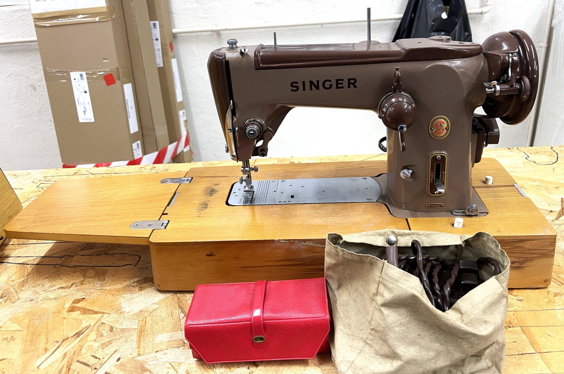 Singer Nähmaschinen: Vintage Singer 320K Nähmaschine – Gebraucht aus Oftringen von vuc_frq6 1