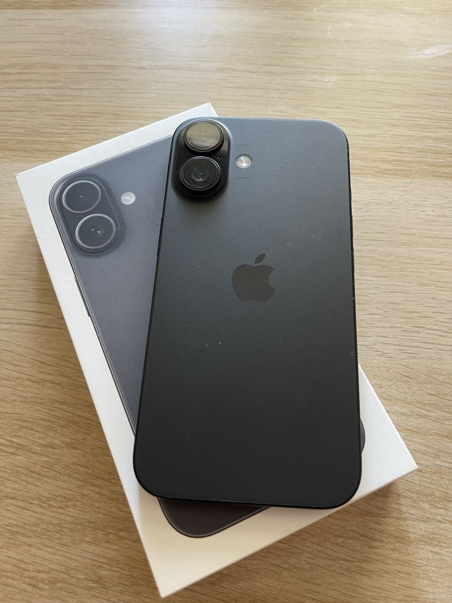 Apple Telefoni cellulari / Smartphones: IPhone 16 128gb Akku 100% – Usato da Biel/Bienne venduto da Pro.max