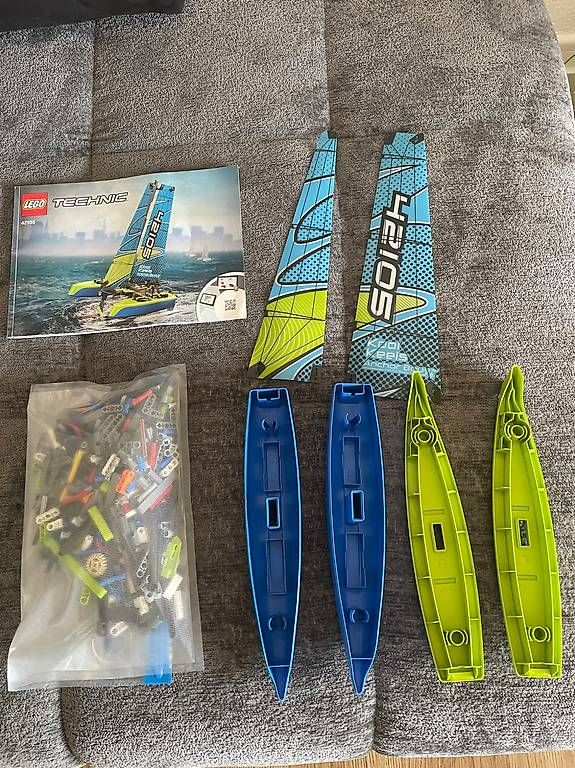 Lego Kit di costruzioni: Lego Technic Katamaran 42105, zerlegt +Originalbauanleitung – Nuovo (secondo la descrizione) da Willerzell venduto da Eluchs 1