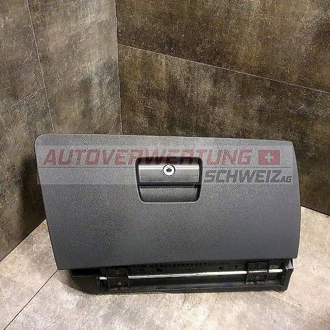 Tutti pezzi di ricambio auto: 51167075479 Handschuhfach BMW E91 – Usato da Kleindietwil venduto da LUSTENBERGER61