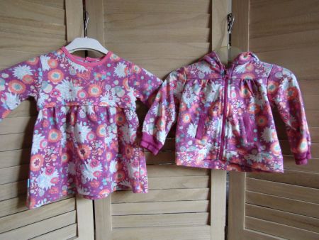 M/74, 2-Teiler Kleid/Kapuzenjacke aufwändig verarbeitet