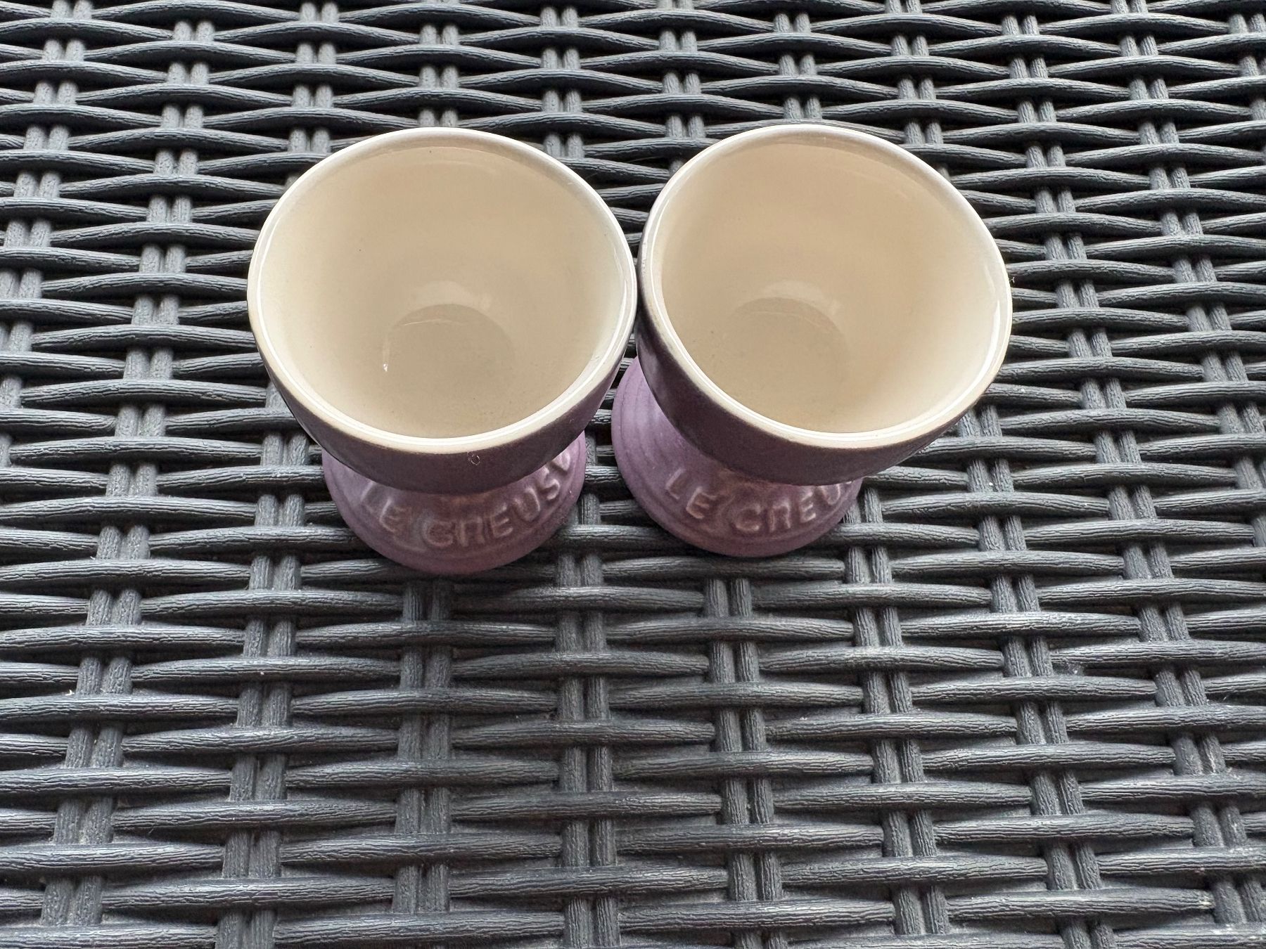 Le Creuset Altre Stoviglie: Le Creuser Eierbecher Set von 2 Lila – Nuovo (secondo la descrizione) da Bassersdorf venduto da rek_x2gl 2