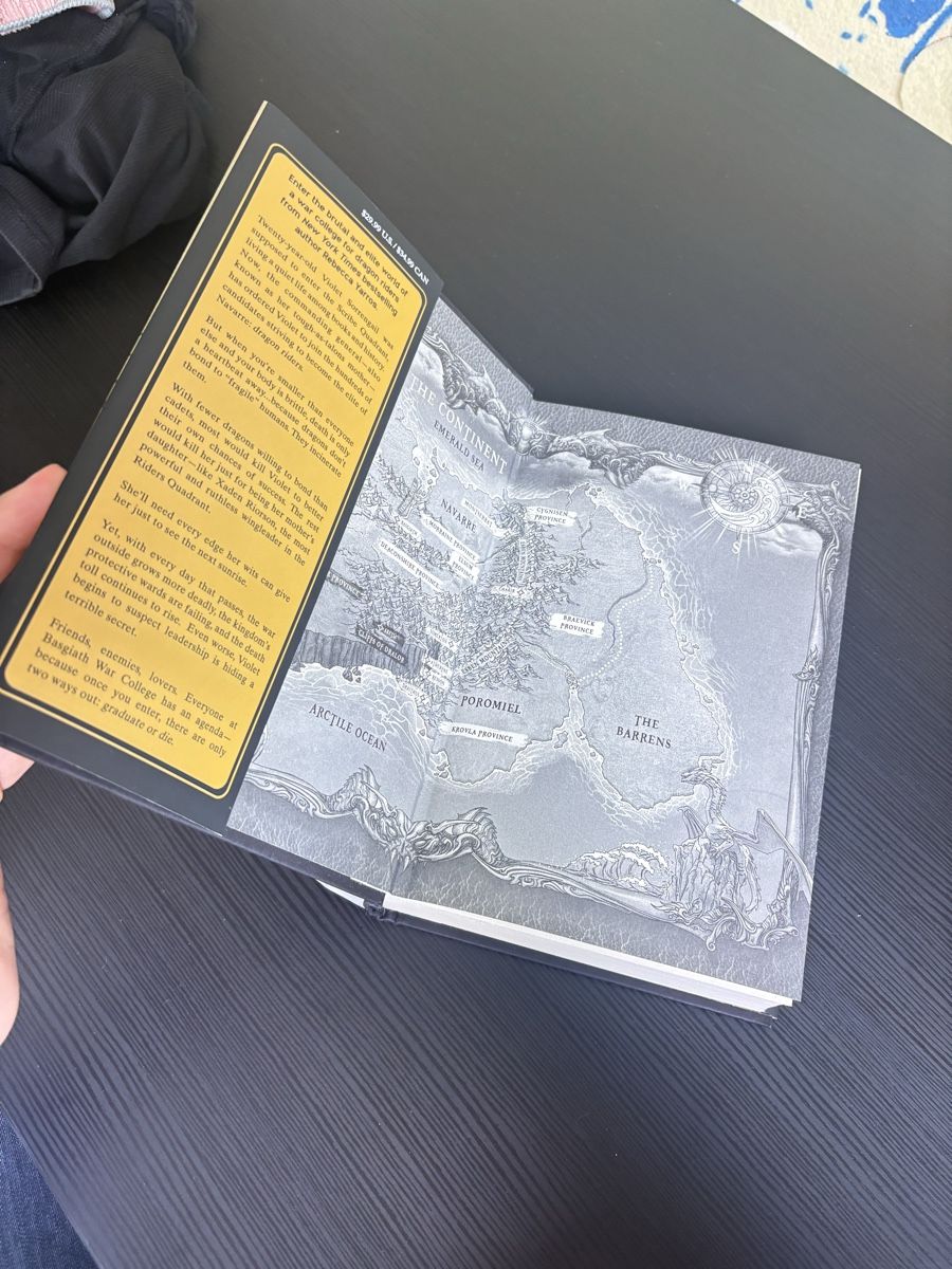 Bücher: Fourth Wing by Rebecca Yarros Englisch – Gebraucht aus Zürich von felinecion 1