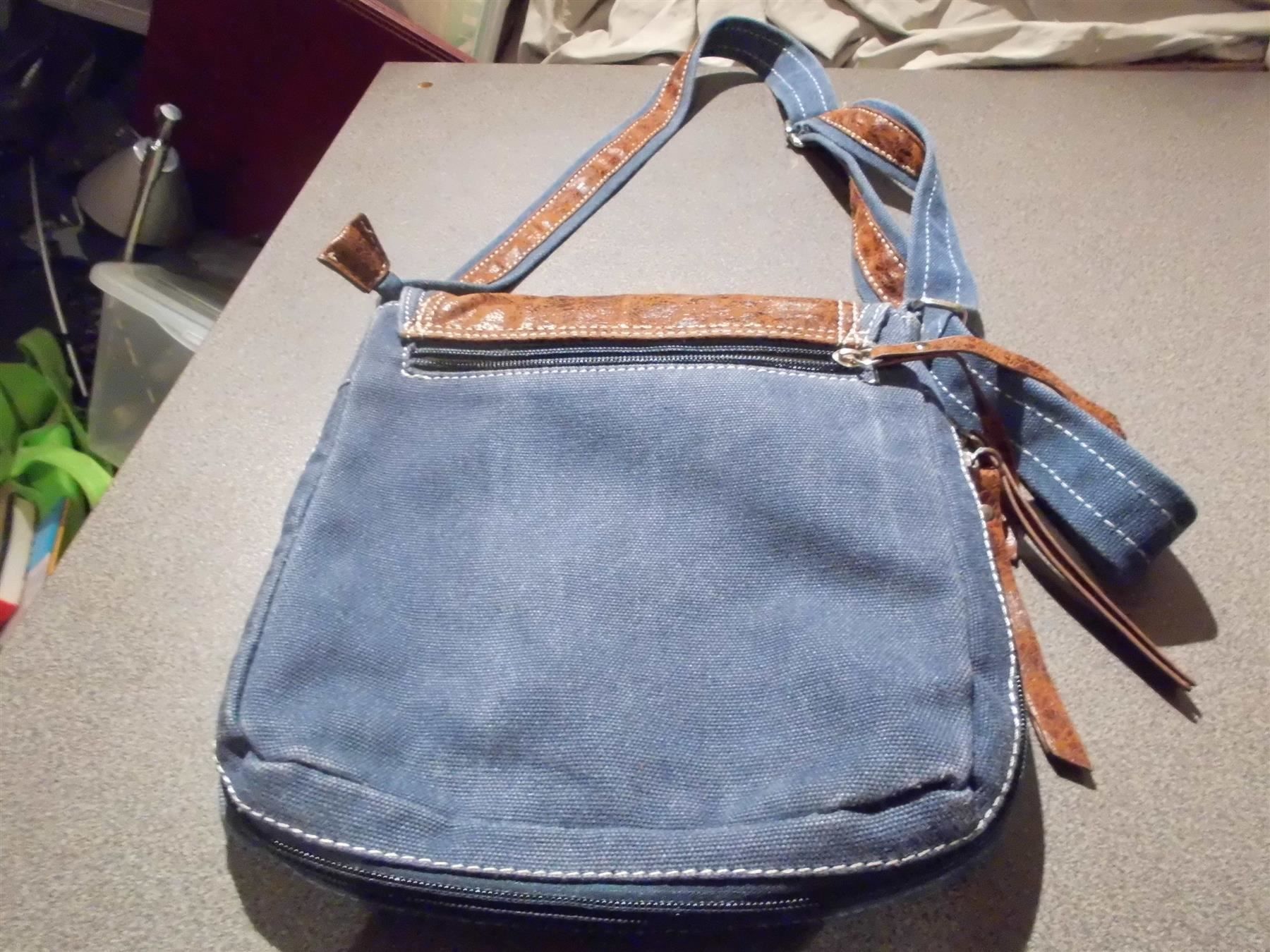 Taschen für Damen: Tasche Jeans / Turnschuhe – Gebraucht aus Zürich von abraxas1291 2