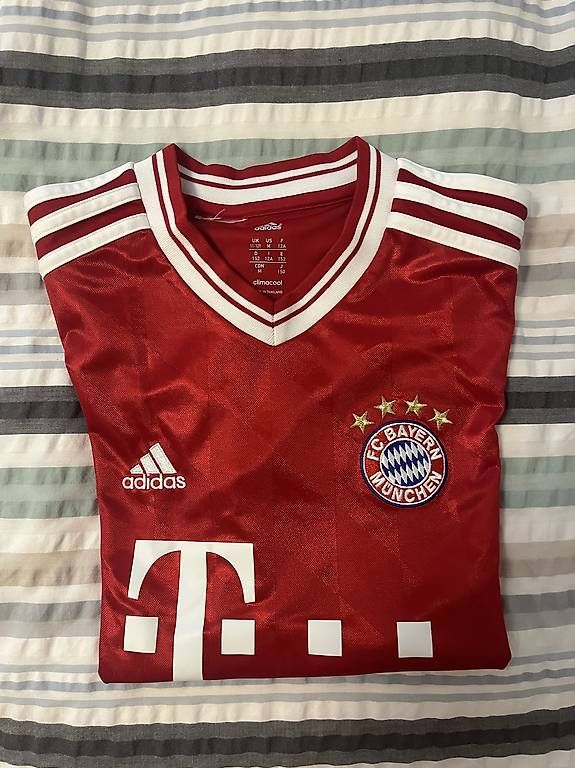 Leibchen & Hosen: Maillot authentique du Bayern – Neu und originalverpackt aus Chavannes-Renens von luc_52p8