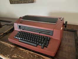 Schreibmaschine IBM 196c Rot funktionsfähig ohne Zubehör