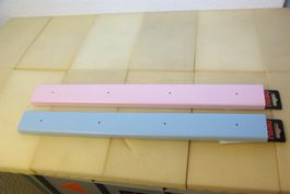 2x Holzleisten für Kleiderbügel, farbig