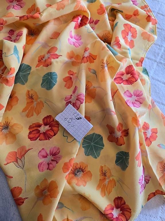 Fabric Frontline Foulard & Sciarpe: Fabric Frontline Zurich Pure Silk – Usato da Zürich venduto da bil_s7tp 3