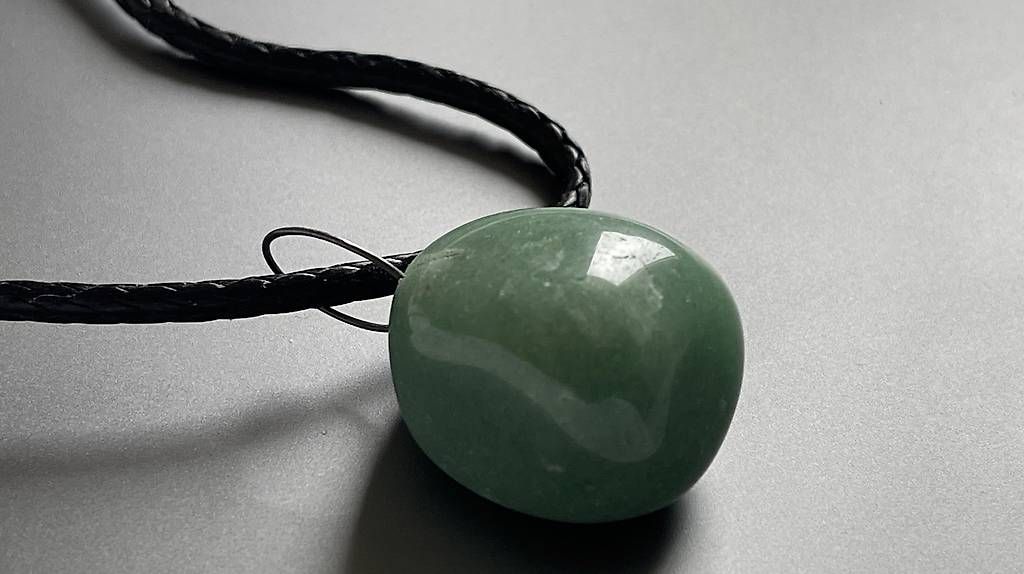 Mineralien & Heilsteine: Jade Heilsteine – Gebraucht aus Zürich von So_ 2