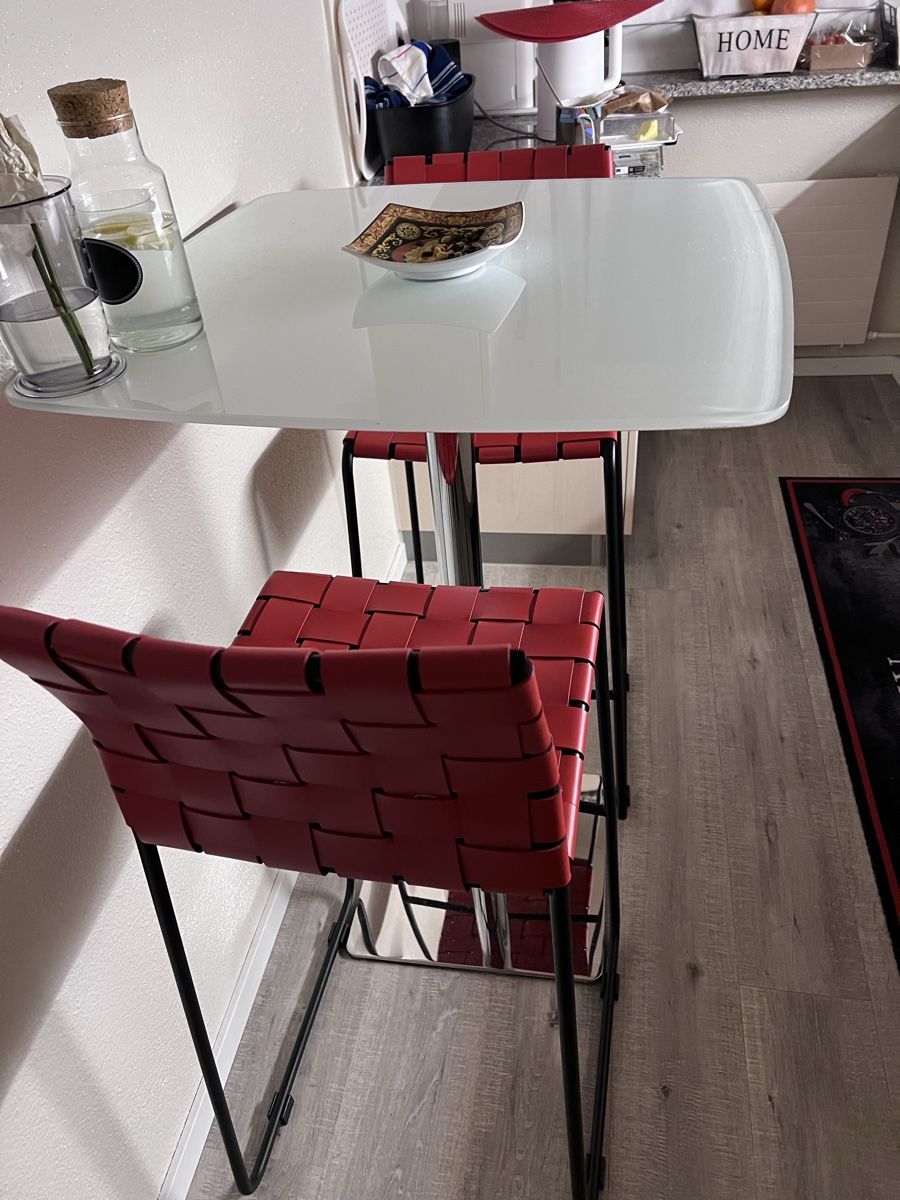 Tavoli: Steh Glas Tisch mit 2 Hocker – Usato da Dübendorf venduto da Swisstictac 2