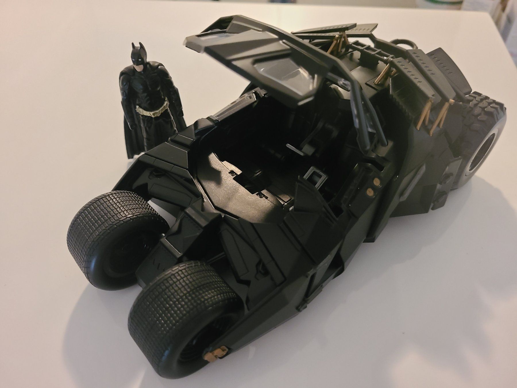 Jada Toys Modellautos: Jada Batman- The Dark Knight 1:24 LED- Leuchten mit Vitrine! – Neu (gemäss Beschreibung) aus Buchs AG von Hifinico 2