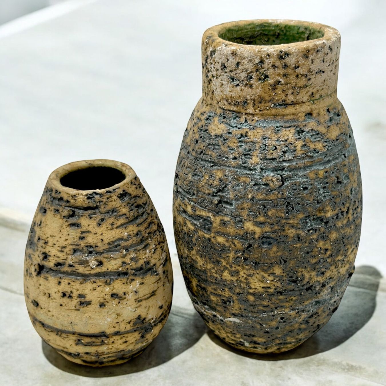 Vasi & Recipienti: Paire de vases brutalistes LORÉ BEESEL en grés d'art – Usato da Morges venduto da vintix