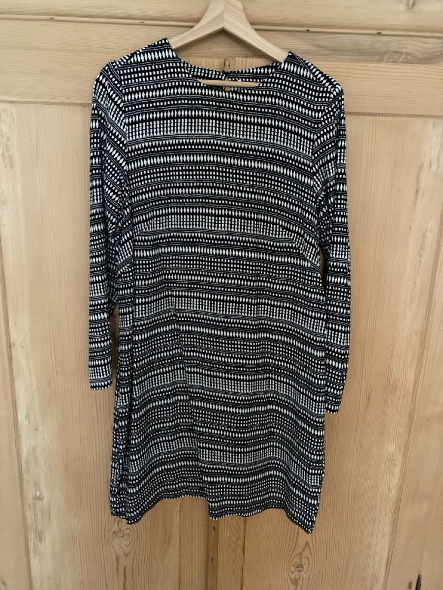 H&M Kleider: Kleid ca Gr M – Gebraucht aus Luzern von Willimaus