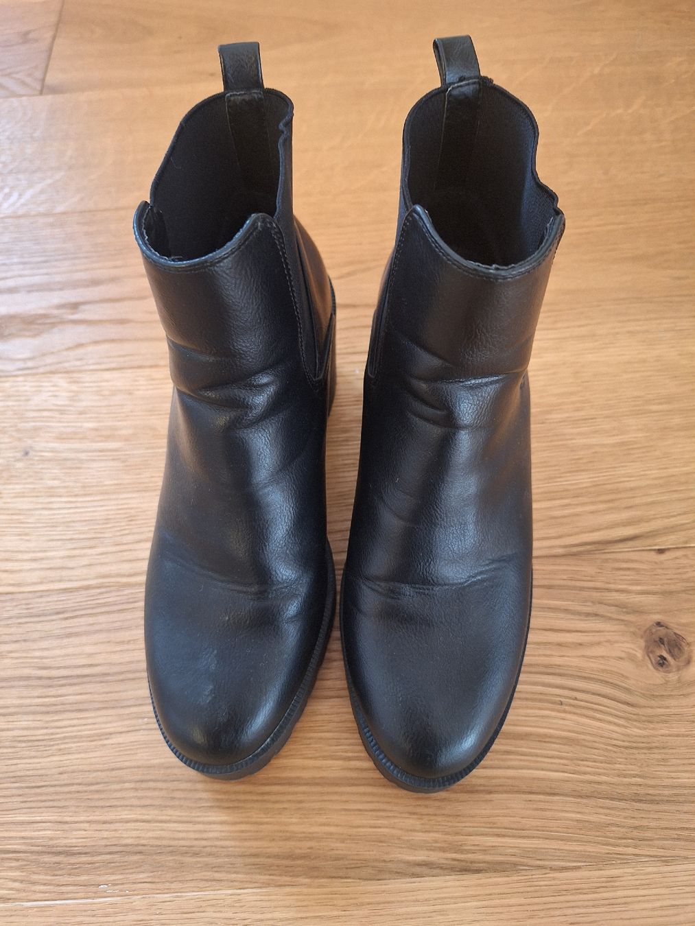 New Look Chaussures femmes: Schwarze Stiefeletten mit Blockabsatz Gr. 38 – D'occasion à Thalwil par ivi010 1