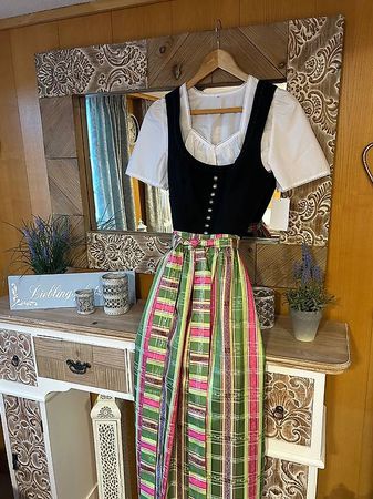 Dirndl/Trachtenmode NEU