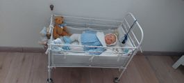 Antikes Puppenbett