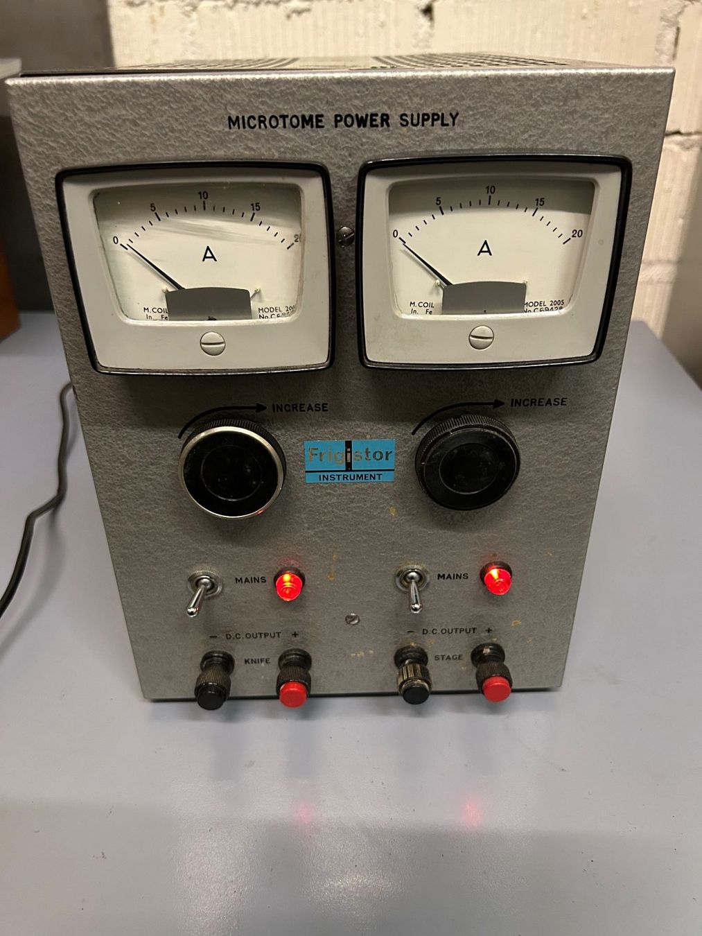 Misurare: Microtome Power Supply, Vintage, voll funktionstüchtig – Usato da Etzelkofen venduto da Botti50 4