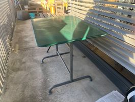 Gruener Balkon oder Gartentisch