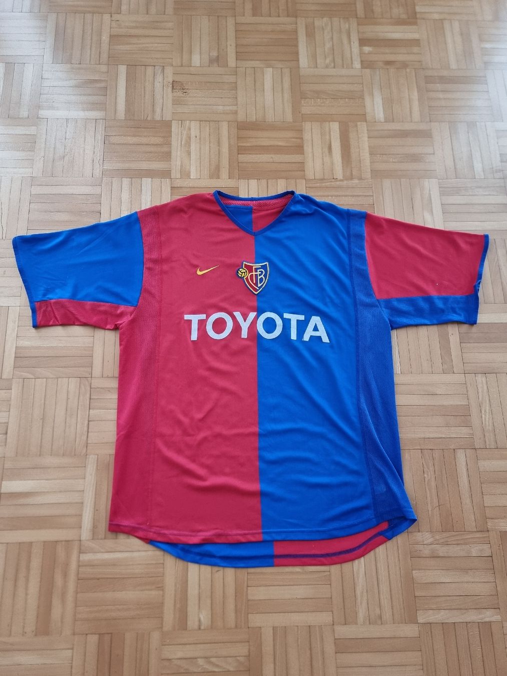 FC Bâle Maillots de corps & Pantalons: FC Basel 2002-2004 Heimtrikot – D'occasion à Suhr par SariLacivert1907