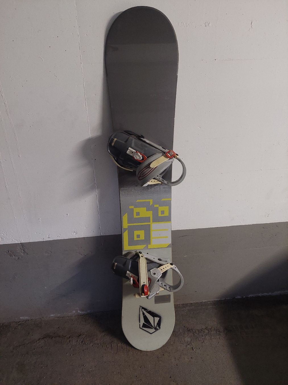 Board: Snowboard mit Bindung, Länge 159cm – Usato da St. Moritz venduto da psina20