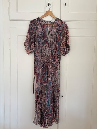 Ba&sh / Bash Kleid Grösse 1 (36-38) Parsleymuster Viscose