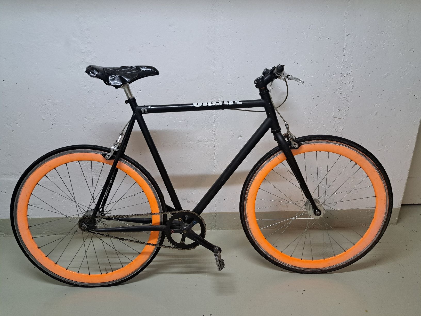 Vélos: Eingangrad – Défectueux à Basel par ins_ctx9 2