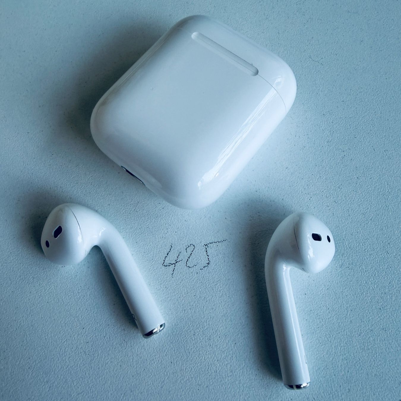 Apple Kopfhörer: Original Apple AirPods 2 Gen. Wireless Kopfhörer & Case – Gebraucht aus Basel von MY.AIRPODS.SHOP 3