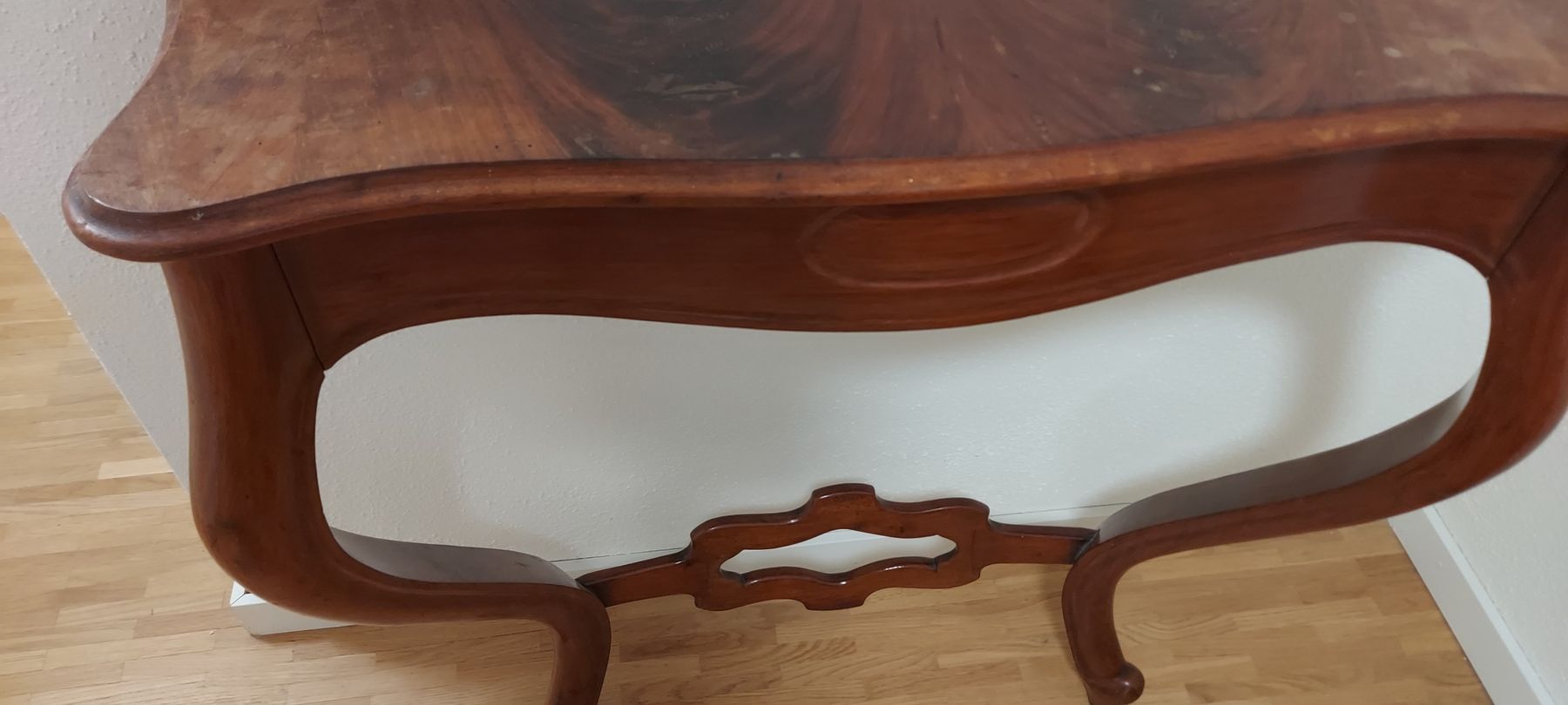 Tables: antikes Holztischchen – D'occasion à St. Gallen par bonifazius1 2