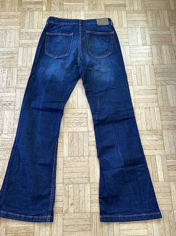 Jeans: Flare Jeans Gr.38 mit Stretchanteil – Usato da Stäfa venduto da DearDarling 3