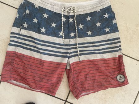 Billabong Badehose USA-Style, Grösse 32. Top Zustand!