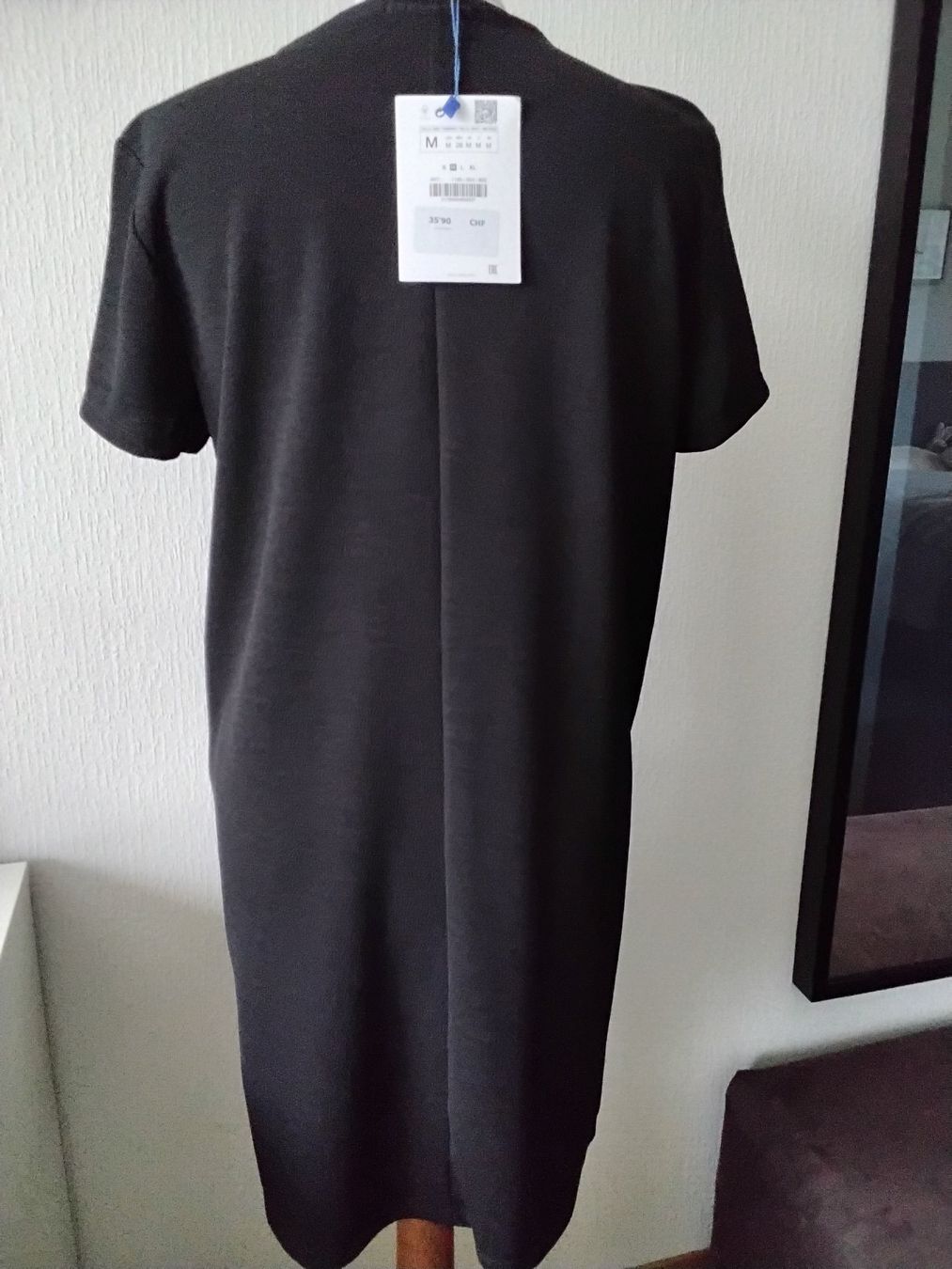 Zara Vestiti: Robe noire Zara, taille M neuve – Nuovo e nell'imballaggio originale da chêne-bourg venduto da patty190 1