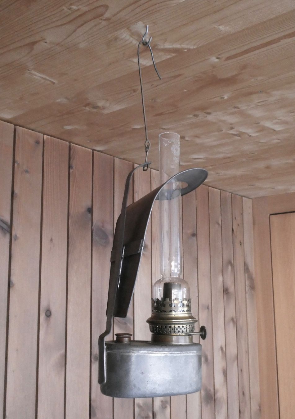 Lampade: antike Petrollampe aus Blech zum aufhängen oder hinstellen – Usato da Lüchingen venduto da Eeizo