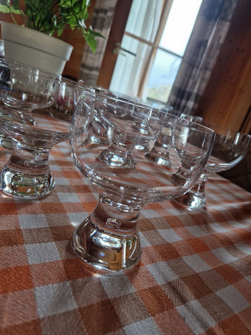 Verres: lot de 10 coupes en verre robuste – Neuf (Voir description) à Les Agettes par Mazikeen